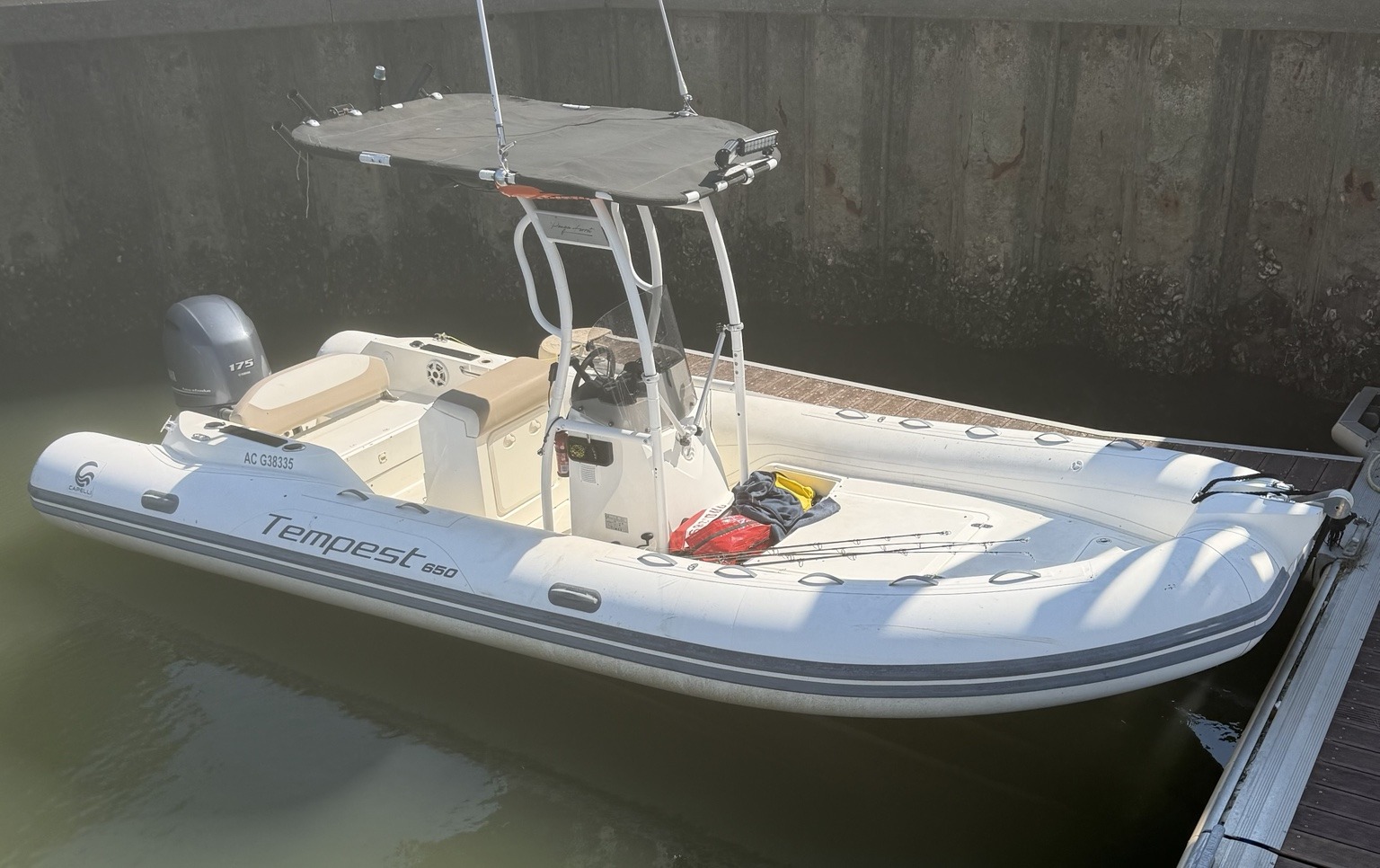 Le véritable Capelli Tempest 650 de L’Instant Bassin